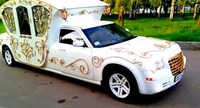 Лімузин карета на базі лімузин CHRYSLER 300C - авто на весілля у Рівному - портфоліо 2