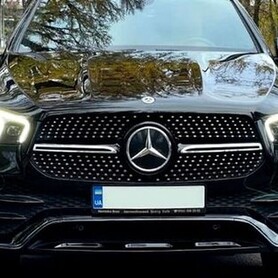 111 Прокат Mercedes Benz GLE 350D Coupe на весілля - авто на весілля у Києві - портфоліо 3