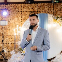 Олександр  Коломієць - ведучий у Києві - фото 1