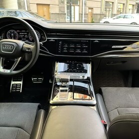 037 Позашляховик Audi Q8 S Line біла на весілля - авто на весілля у Києві - портфоліо 2