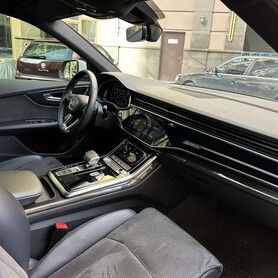 037 Позашляховик Audi Q8 S Line біла на весілля - авто на весілля у Києві - портфоліо 4