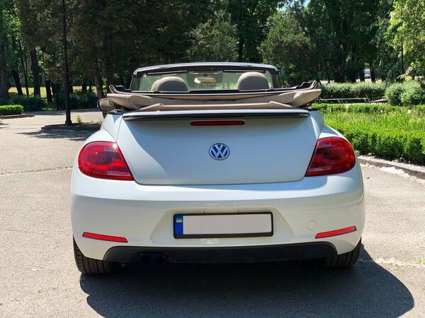 020 Кабріолет Volkswagen Beetle білий 