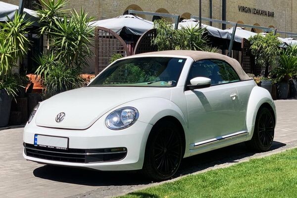 020 Кабріолет Volkswagen Beetle білий 