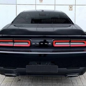 103 Оренда Dodge Challenger чорний 3.6 - авто на весілля у Києві - портфоліо 4
