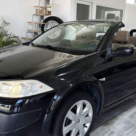 241 Кабриолет Renault Megane черный аренда - авто на весілля у Києві - портфоліо 1