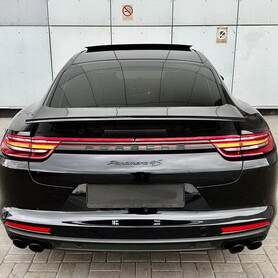 191 Прокат Porsche Panamera 4S E-Hybrit - авто на весілля у Києві - портфоліо 5