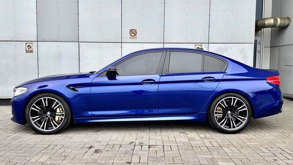 193 BMW M5 F90 Competition синій оренда 
