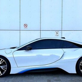 194 Прокат спортивного автомобіля BMW I8 без водія - авто на весілля у Києві - портфоліо 4