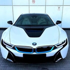 194 Прокат спортивного автомобіля BMW I8 без водія - авто на весілля у Києві - портфоліо 3