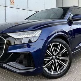 307 Позашляховик Audi Q8 синій - авто на весілля у Києві - портфоліо 1