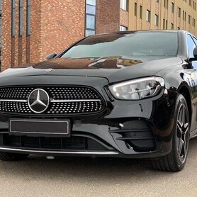 344 Mercedes-Benz E-class EQ W213 чорний HIBRYD - авто на весілля у Києві - портфоліо 6