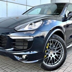 006 Позашляховик Porsche Cayenne чорний - авто на весілля у Києві - портфоліо 1