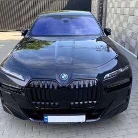 340 BMW i7 xDrive чорний на свадьбу - авто на весілля у Києві - портфоліо 3
