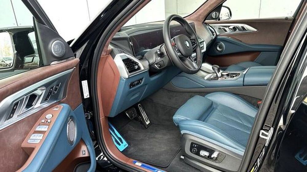 010 Позашляховик BMW XM HIBRYD 