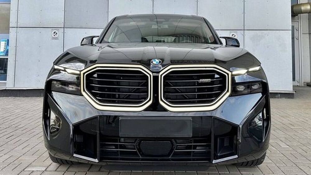 010 Позашляховик BMW XM HIBRYD 