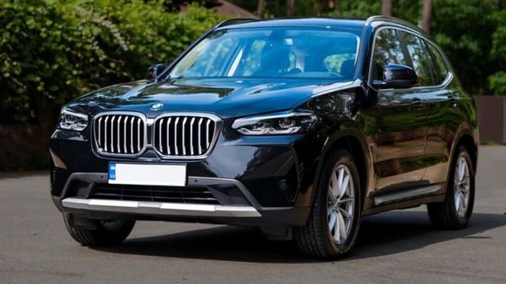 036 BMW X3 чорний позашляховик на прокат 