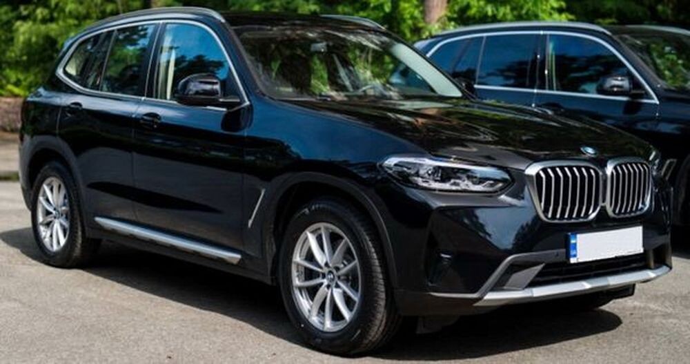 036 BMW X3 чорний позашляховик на прокат 
