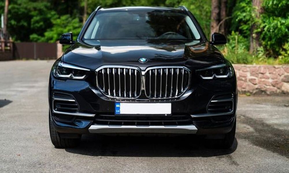040 BMW X5 чорний позашляховик оренда 