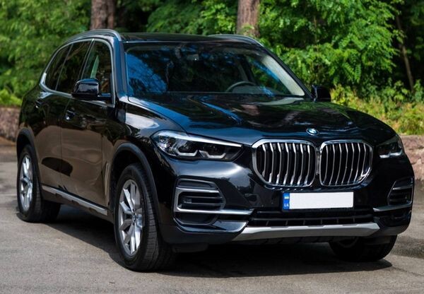 040 BMW X5 чорний позашляховик оренда 