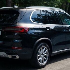 040 BMW X5 чорний позашляховик оренда - авто на весілля у Києві - портфоліо 5