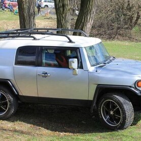 093 Позашляховик Toyota FJ Cruizer на весілля - авто на весілля у Києві - портфоліо 1