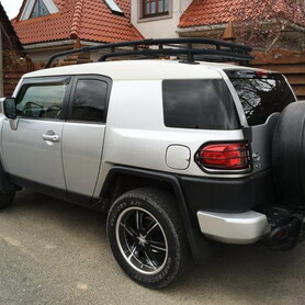 093 Позашляховик Toyota FJ Cruizer на весілля - авто на весілля у Києві - портфоліо 5