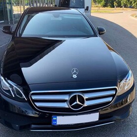 105 Mercedes W213 E класса черный аренда авто - авто на весілля у Києві - портфоліо 2