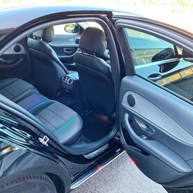 105 Mercedes W213 E класса черный аренда авто - авто на весілля у Києві - портфоліо 4