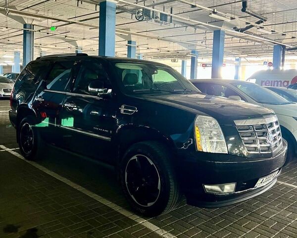 122 Позашляховик Cadillac Escalade замовити 
