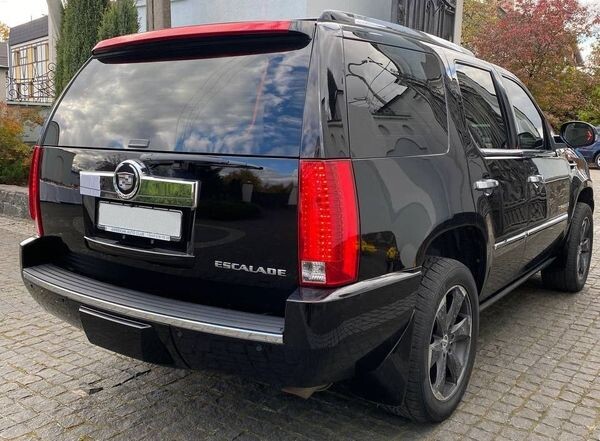 122 Позашляховик Cadillac Escalade замовити 