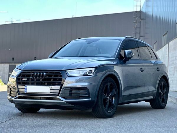 120 Позашляховик Audi Q5-Quattro сіро-блакитний 