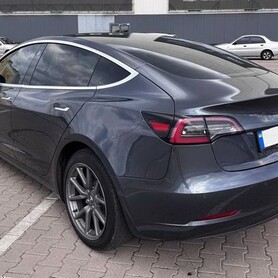 145 Электрокар Tesla Model 3 серая - авто на весілля у Києві - портфоліо 6