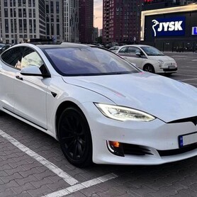 168 Електрокар Tesla Model S біла прокат б - авто на весілля у Києві - портфоліо 1