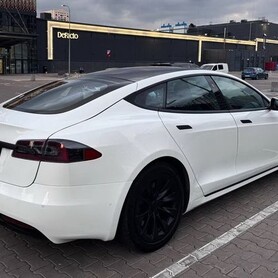 168 Електрокар Tesla Model S біла прокат б - авто на весілля у Києві - портфоліо 5