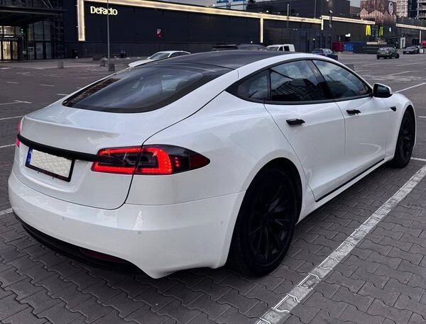 168 Електрокар Tesla Model S біла прокат б 