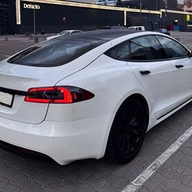 168 Електрокар Tesla Model S біла прокат б - авто на весілля у Києві - портфоліо 4