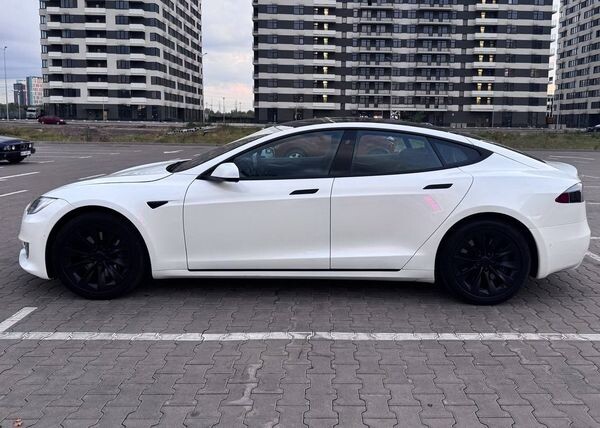 168 Електрокар Tesla Model S біла прокат б 