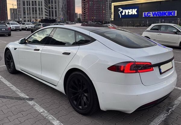 168 Електрокар Tesla Model S біла прокат б 