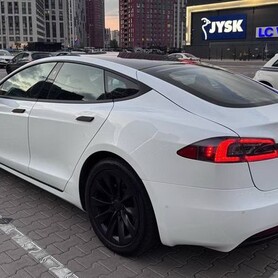168 Електрокар Tesla Model S біла прокат б - авто на весілля у Києві - портфоліо 6