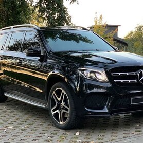 385 Позашляховик Mercedes-Benz GLS 350 оренда - авто на весілля у Києві - портфоліо 3
