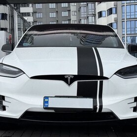 001 Tesla Model X білий електричний позашляховик - авто на весілля у Києві - портфоліо 4
