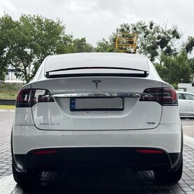 001 Tesla Model X білий електричний позашляховик - авто на весілля у Києві - портфоліо 6