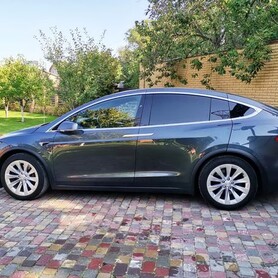 075 Tesla Model X сіра електричний позашляховик - авто на весілля у Києві - портфоліо 3