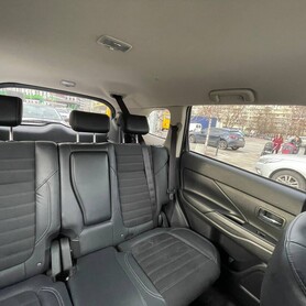 Mitsubishi Outlander - авто на весілля у Києві - портфоліо 5