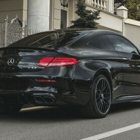 345 Оренда Mercedes-Benz C 63 AMG Сoupe - авто на весілля у Києві - портфоліо 4