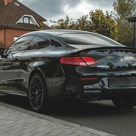 345 Оренда Mercedes-Benz C 63 AMG Сoupe - авто на весілля у Києві - портфоліо 5