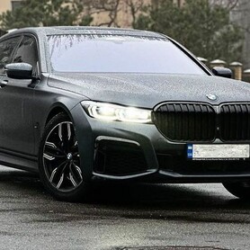 353 Прокат авто BMW M760 LI - авто на весілля у Києві - портфоліо 1