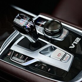 353 Прокат авто BMW M760 LI - авто на весілля у Києві - портфоліо 6