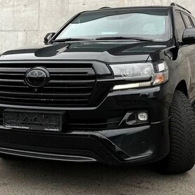 358 Джип без водія Toyota Land Cruiser 200 - авто на весілля у Києві - портфоліо 1