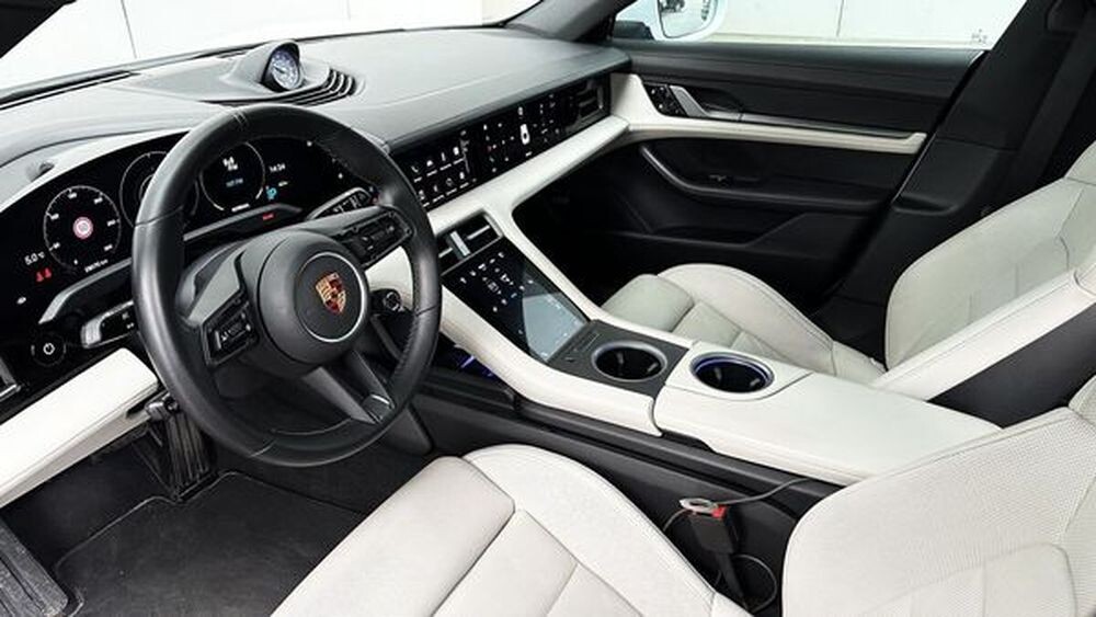 135 Прокат спорткара Porsche Taycan Turbo  